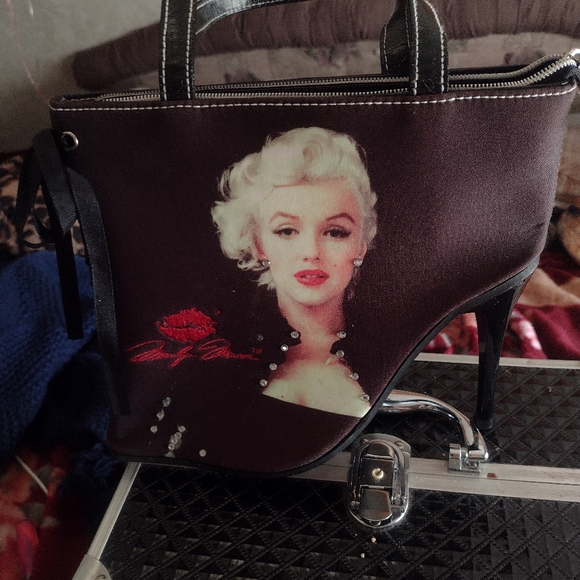 Purse - Picture 4 of 4